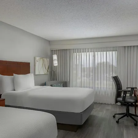 Courtyard By Marriott Houston Rice University